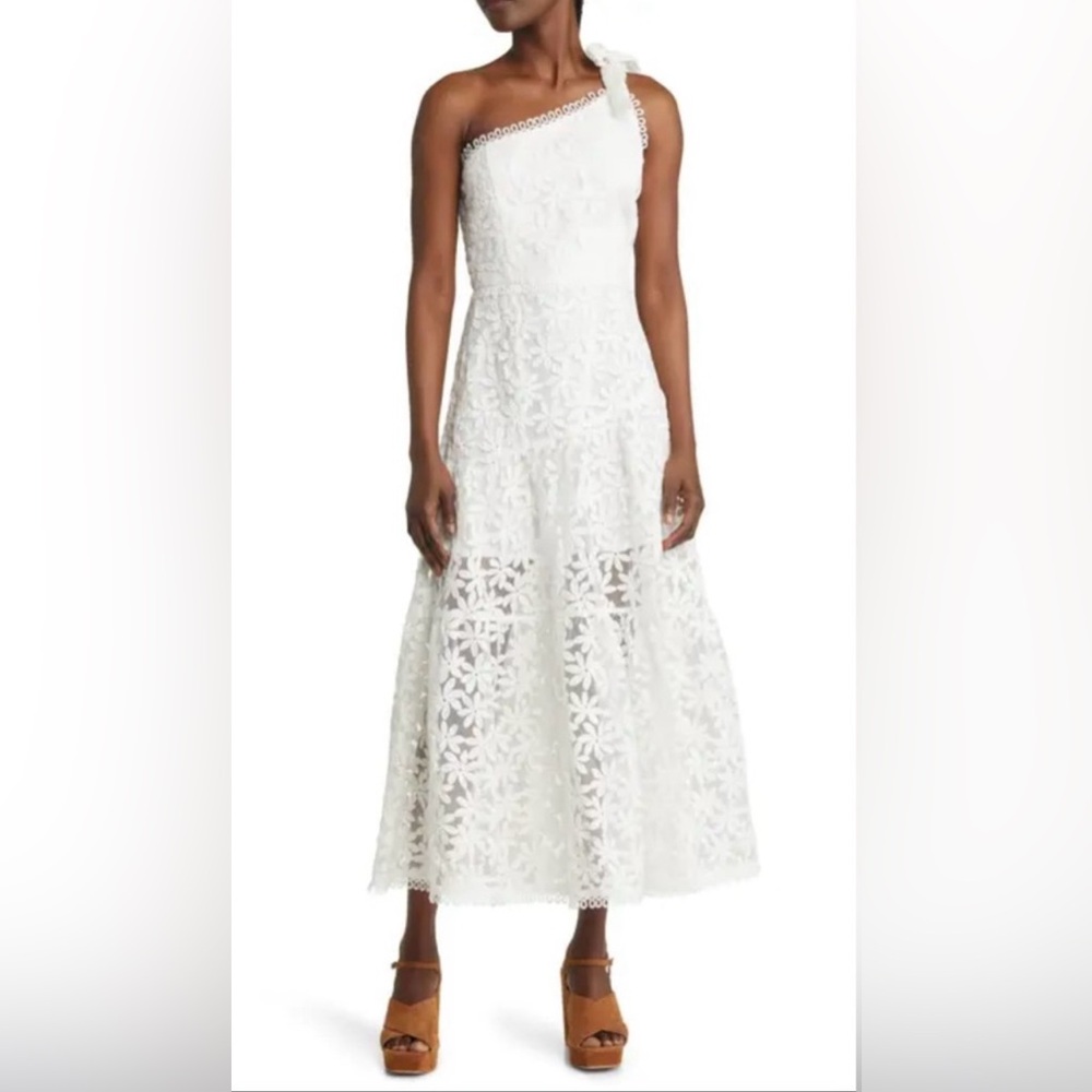 Elegant White Lace Maxi Dress